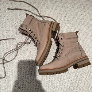 Women’s Timberland boots 5.5 36 NEW